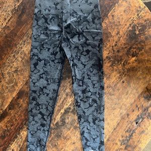 Gymshark full length legging, size large, camo color, scrunched butt